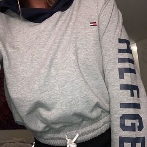 TOMMY HILFIGER cropped hooded hoodie!!